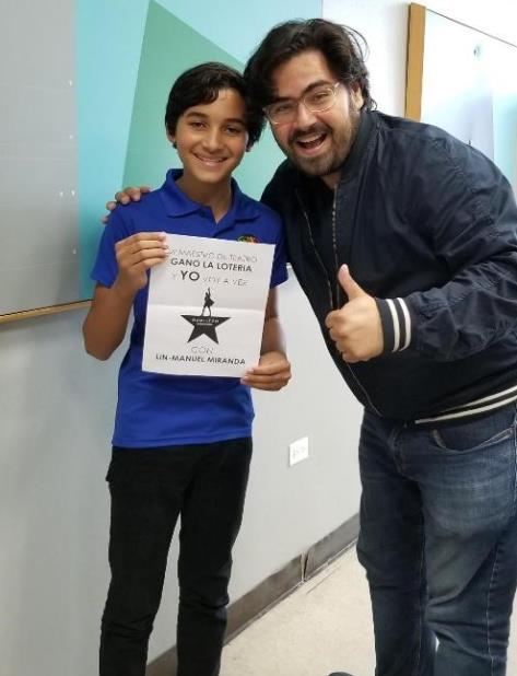 Rosa en el momento en que le dio la noticia a Rojas de que tendrá la oportunidad de ver a Lin-Manuel Miranda en escena durante la obra