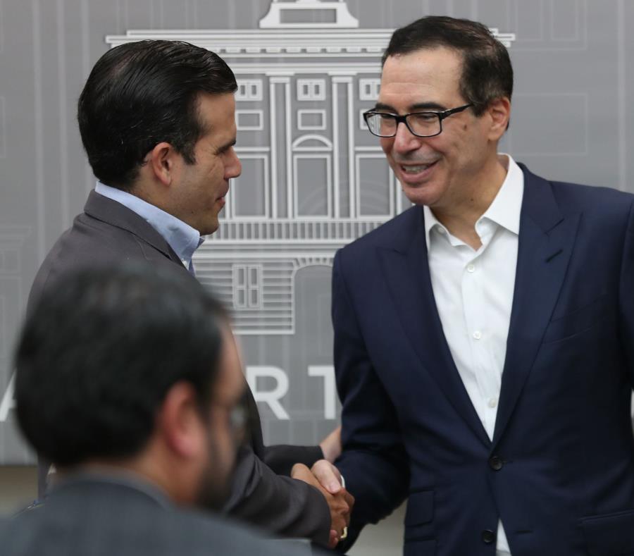Ricardo Rosselló junto a Steve Mnuchin, secretario del Tesoro de Estados Unidos (semisquare-x3)