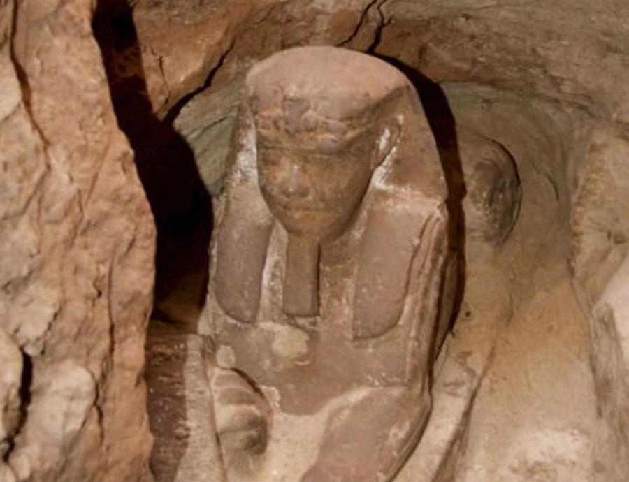 Arqueólogos descubren una antigua esfinge en Egipto (semisquare-x3)