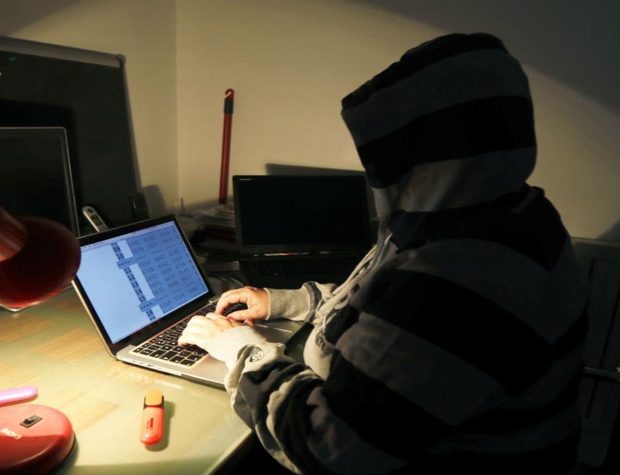 Alertan sobre un falso correo que parece llegar desde tu propia cuenta (semisquare-x3)