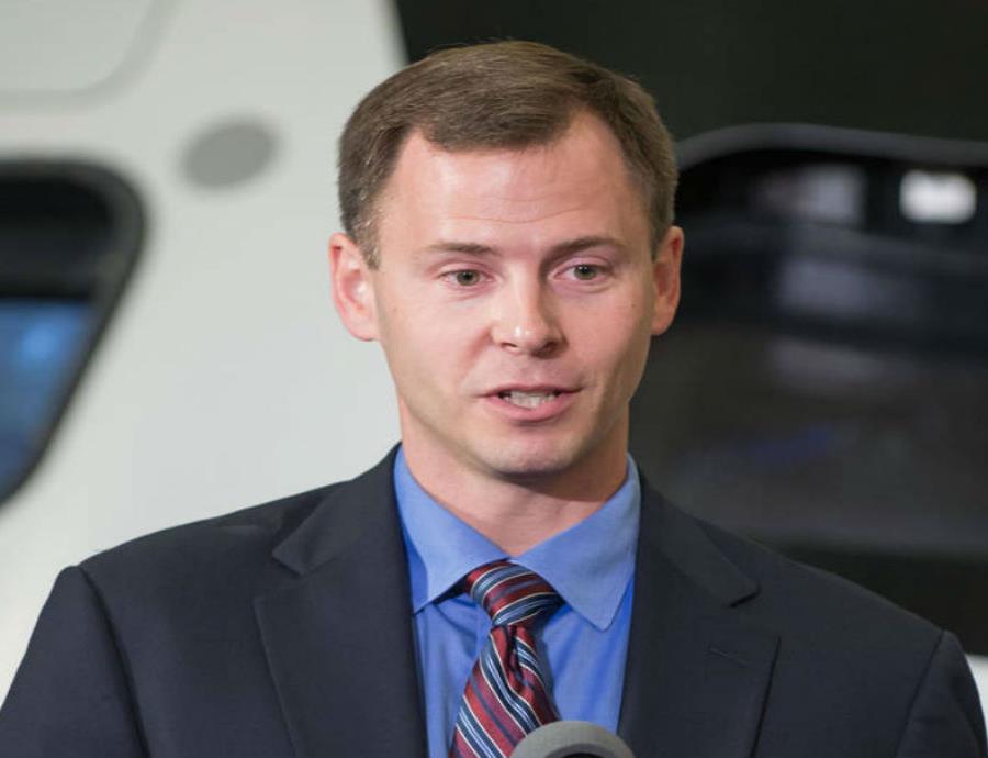 Tyler Hague fue seleccionado por la NASA en 2013 para participar en su programa de formación de astronautas (semisquare-x3)