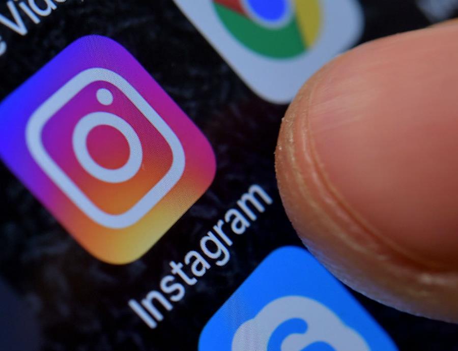 Instagram (semisquare-x3)