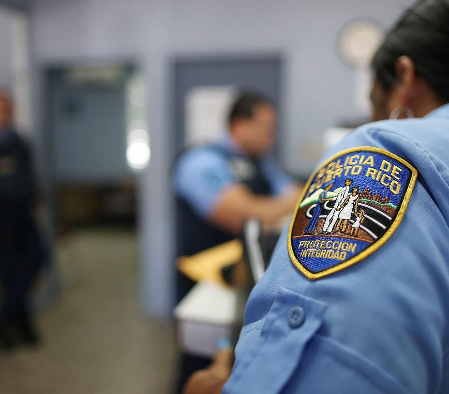 En la foto oficiales de la Policía de Puerto Rico. (semisquare-x3)