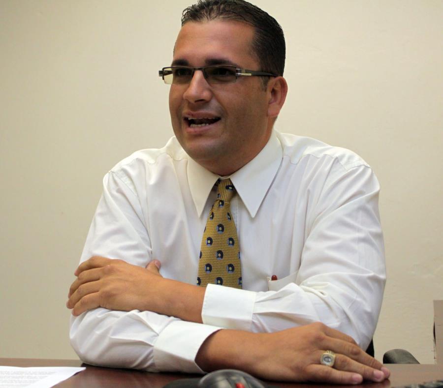 En la foto está Michael Abid Quiñones, representante por el penepé. (semisquare-x3)