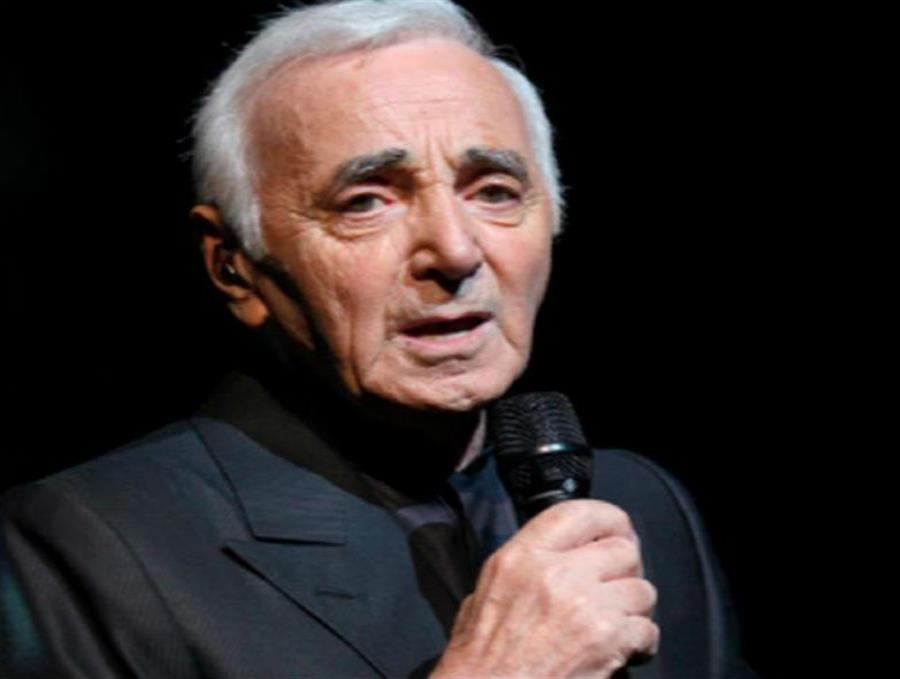 Murió el cantante francés Charles Aznavour a los 94 años (semisquare-x3)
