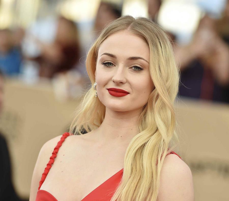 En esta imagen de archivo, tomada el 29 de enero de 2017, Sophie Turner, una de las protagonistas de la serie
