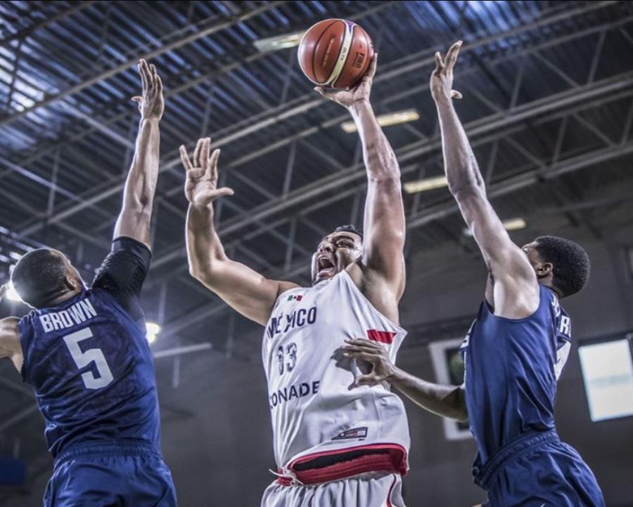 Fernando Benítez, jugador de la selección de México. (FIBA) (semisquare-x3)