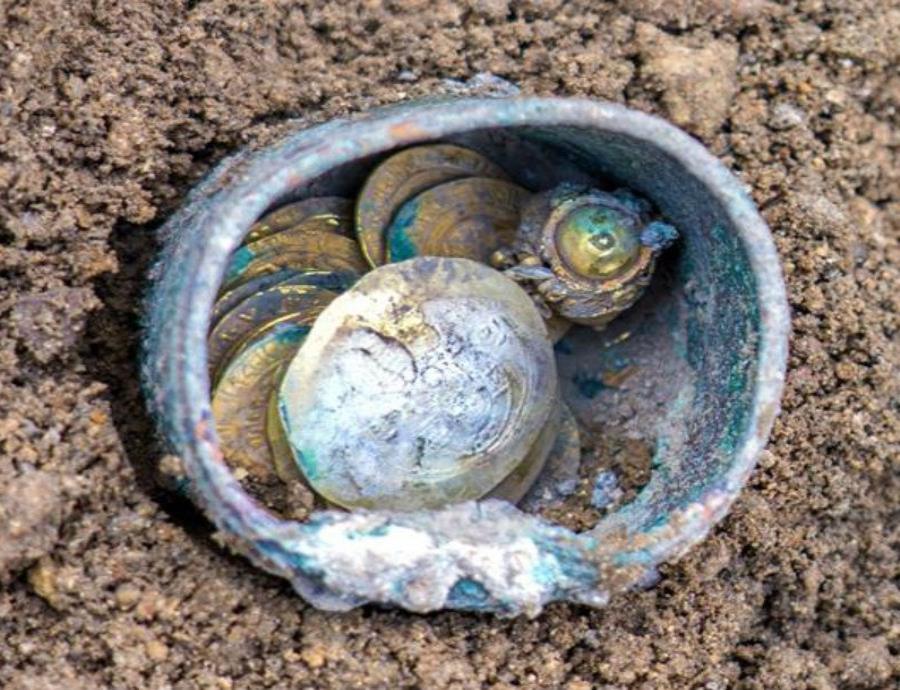 Descubren en Israel un tesoro con monedas de oro de hace 900 años (semisquare-x3)