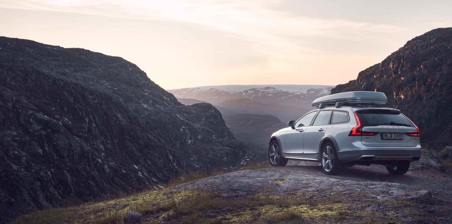 Volvo V90 Cross Country Volvo Ocean Race (horizontal-x3)