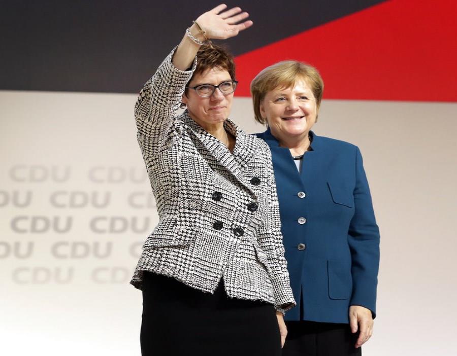 Angela Merkel ya tiene sucesora al frente de su partido (semisquare-x3)