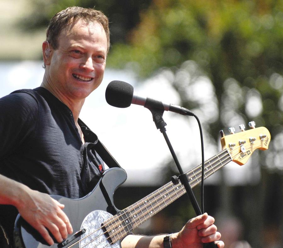 Gary Sinise con su banda en el 2008. (AP) (semisquare-x3)