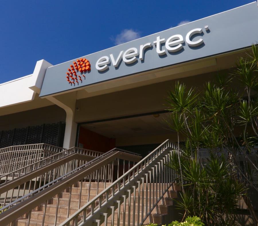 Fachada de la empresa Evertec. (GFR Media) (semisquare-x3)