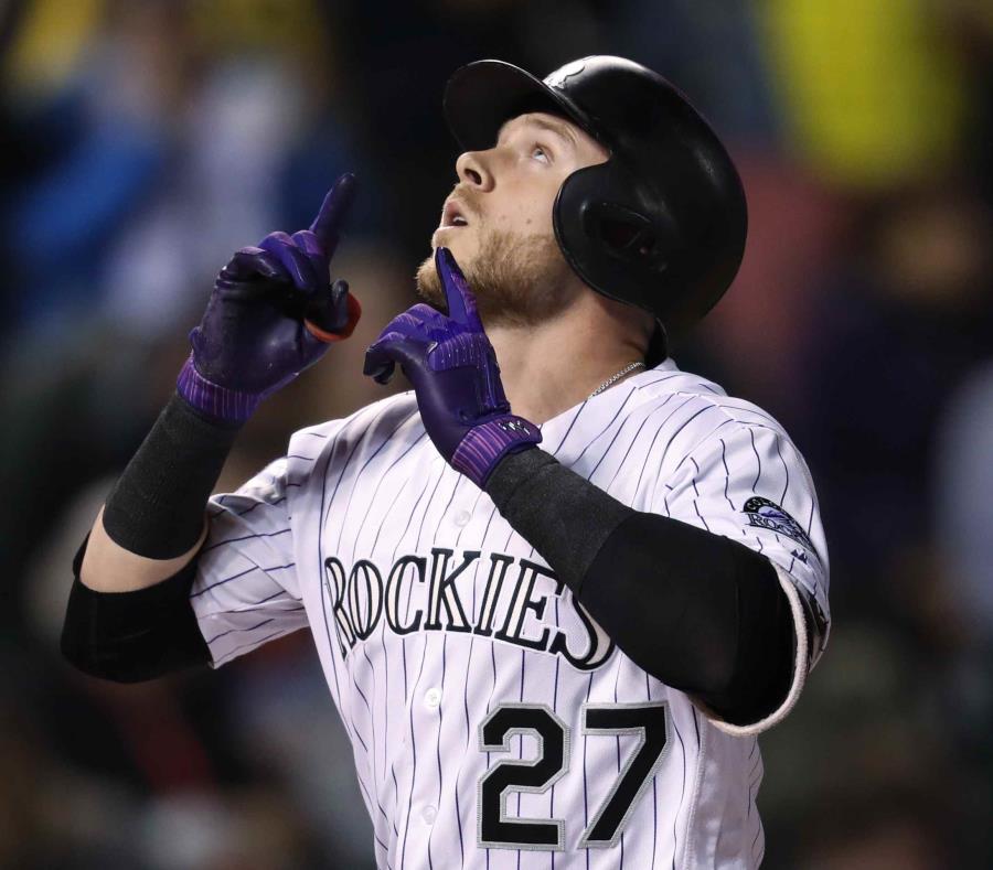 Trevor Story celebra su primer cuadrangular de la noche en la primera entrada. (AP) (semisquare-x3)