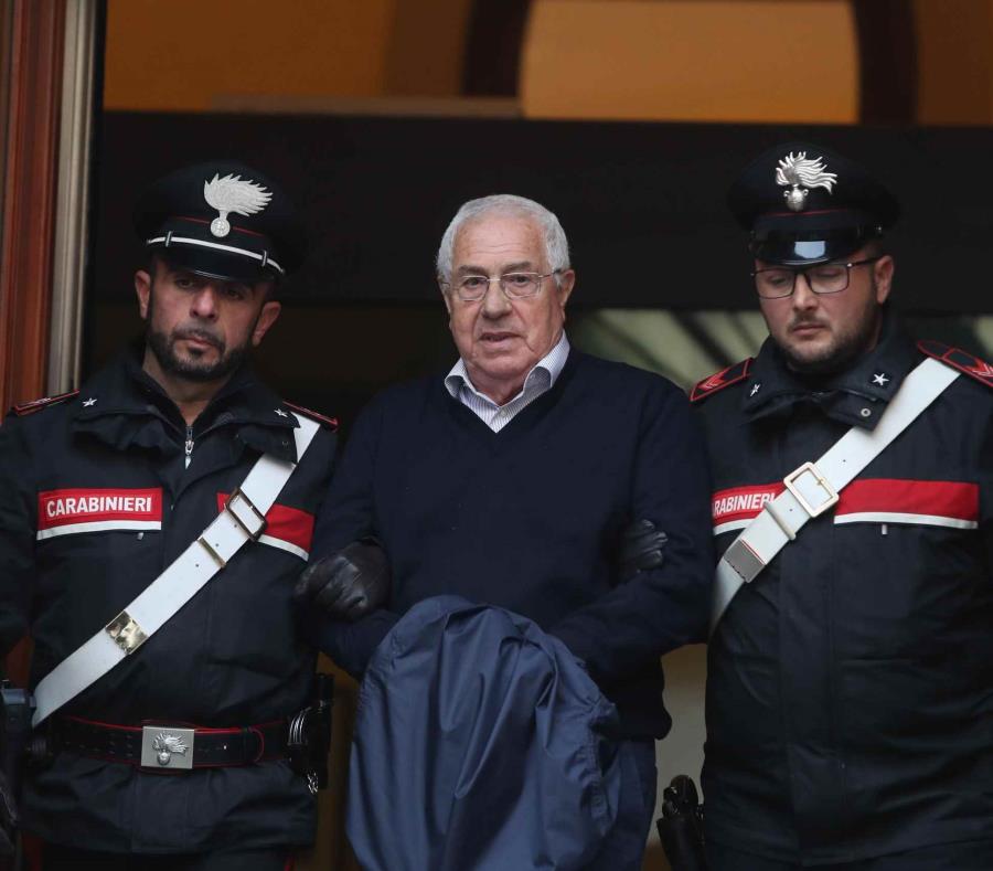 Settimino Mineo es trasladado a la corte. (AP) (semisquare-x3)