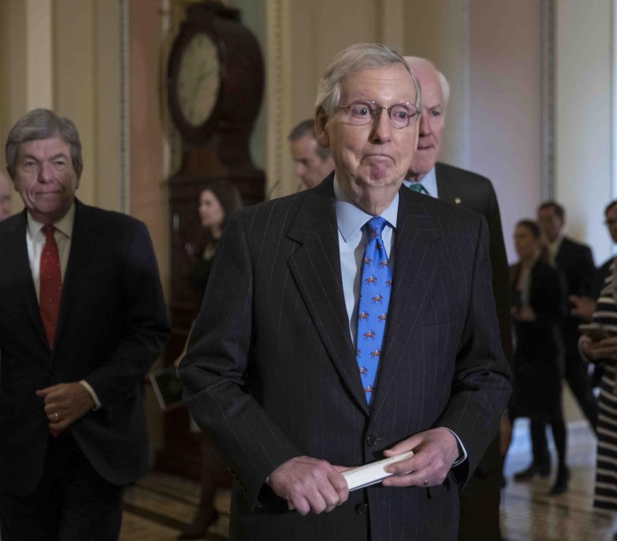 El líder de la mayoría en el Senado, Mitch McConnell, presentó la resolución que evitaría el cierre parcial del gobierno federal. (AP / J. Scott Applewhite) (semisquare-x3)