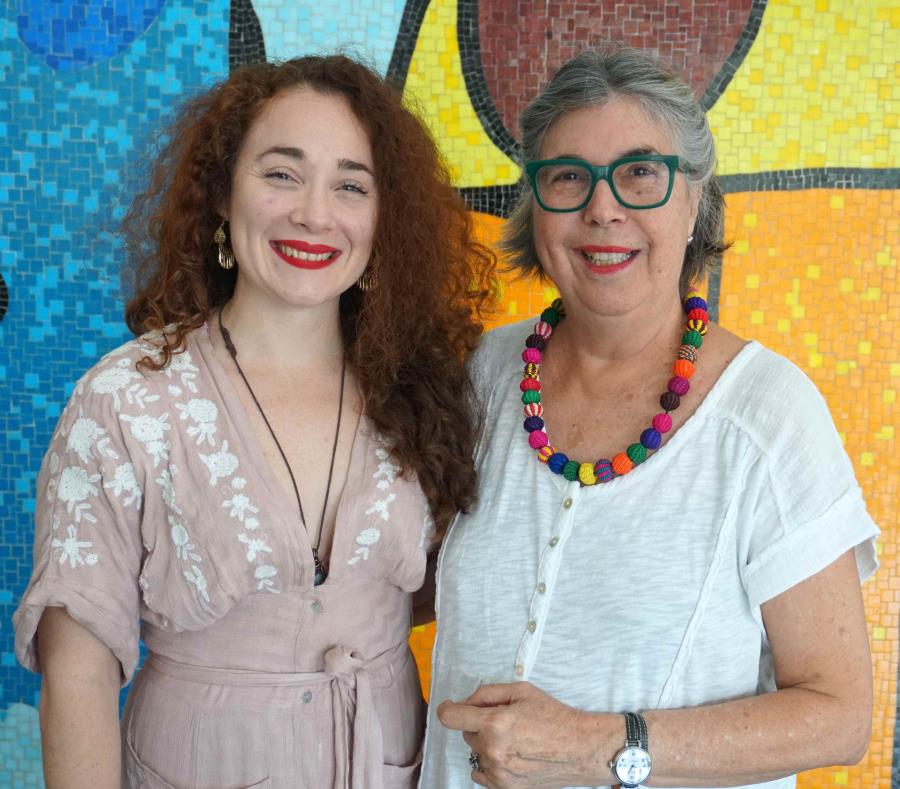 La coreógrafa Jeanne D'Arc Casas (izq.) y la directora de la compañía puertorriqueña Tojunto, Rosa Luisa Márquez. (semisquare-x3)