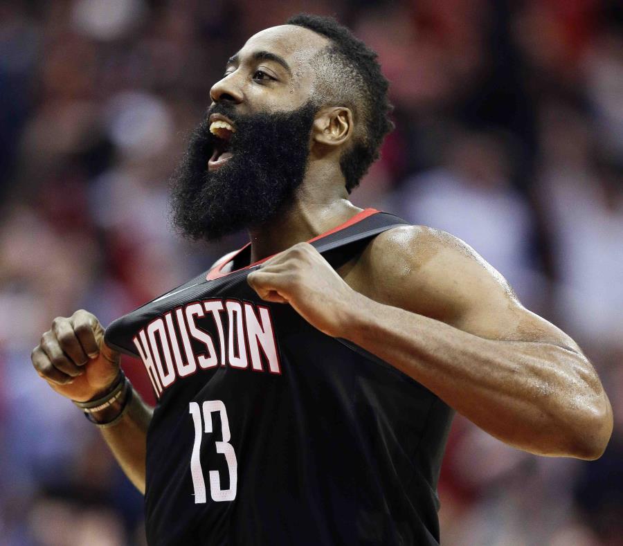 En la foto esta James Harden. (semisquare-x3)