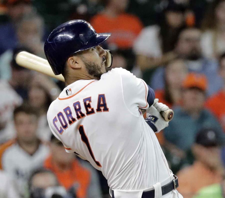 Carlos Correa dispara su cuadrangular contra Boston. (AP) (semisquare-x3)