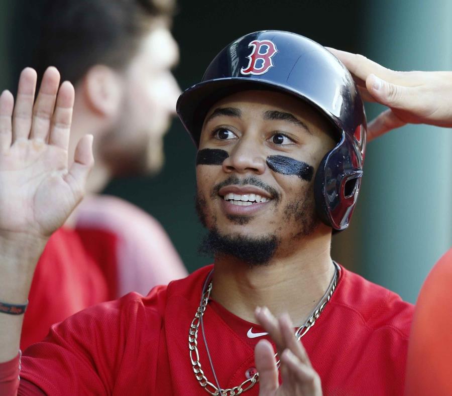 Mookie Betts y Christian Yelich nombrados MVP de las Grandes Ligas Mookie Betts y Christian Yelich nombrados MVP de las Grandes Ligas