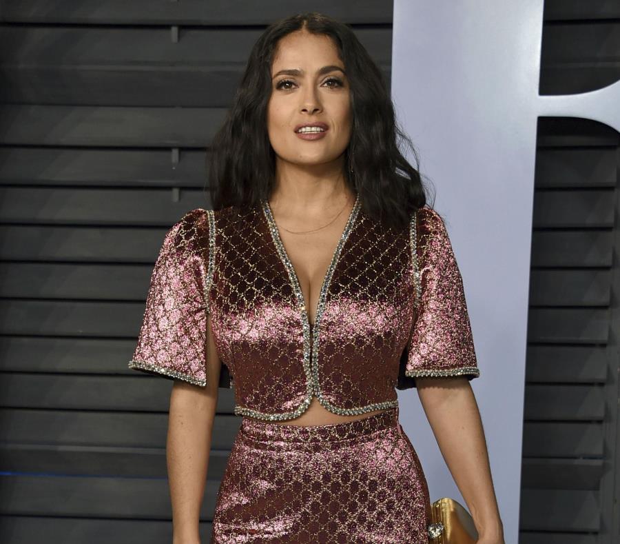 Salma Hayek también recurrió al uso de lentes de contacto para cambiar el color de sus ojos para su nueva película. (semisquare-x3)