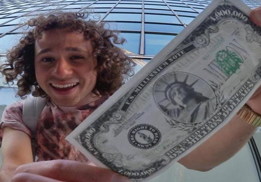 “Luisito Comunica” (semisquare-x3)