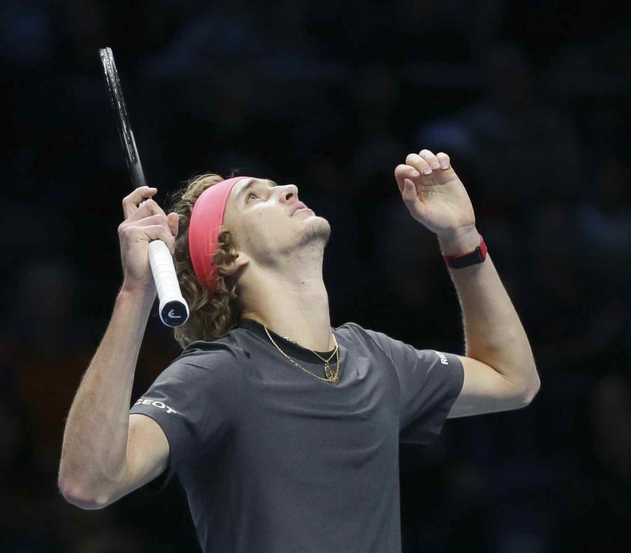 El alemán Alexander Zverev celebra tras vencer a Roger Federer. (semisquare-x3)