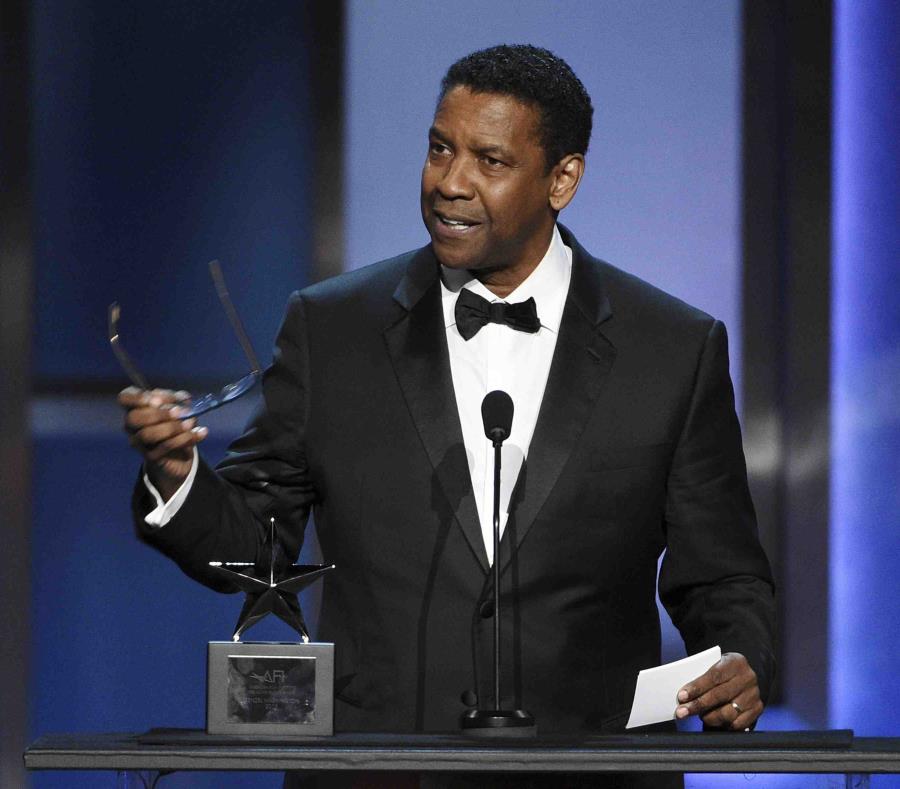 Denzel Washington habla en el escenario al recibir el 47o Premio AFI a la Trayectoria en el Teatro Dolby. (Invision/AP/Chris Pizzello) (semisquare-x3)