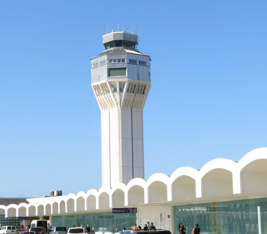 Falla técnica causa demoras en aeropuertos de EU