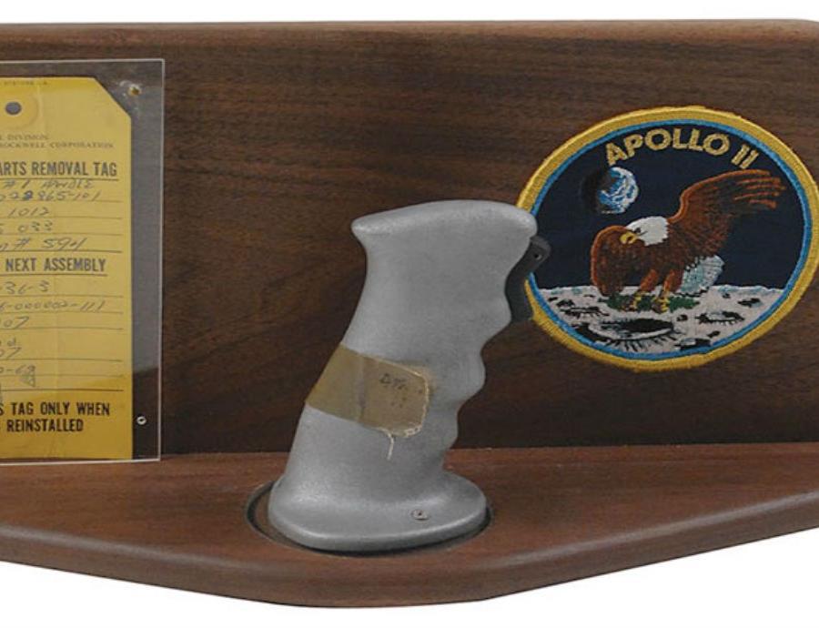 Un informe revela que la NASA perdió valiosas piezas y polvo lunar (semisquare-x3)