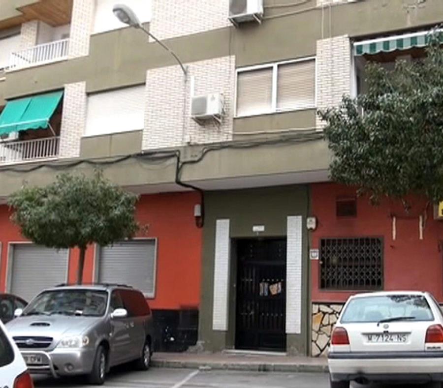 España: una bebé muere tras ser olvidada por su padre en un auto (semisquare-x3)