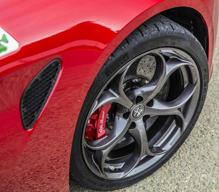 El modelo Alfa Romeo Giulia está equipado con el sistema de