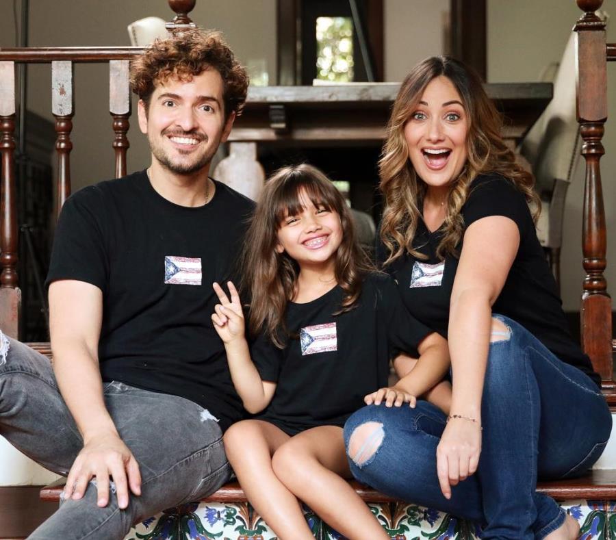 Tommy Torres y Karla Monroig junto a su hija Amanda Zoé. (semisquare-x3)