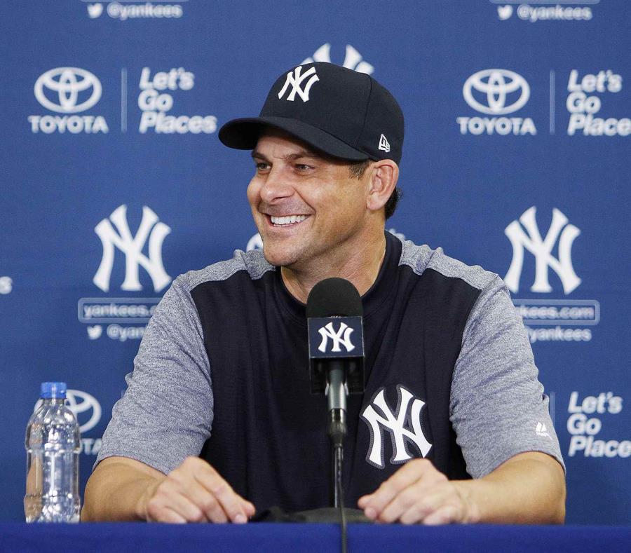 El manager de los Yanquis de Nueva York Aaron Boone durante una conferencia de prensa en el campo primaveral del equipo el martes 13 de febrero de 2018 en Tampa, Florida. (AP) (semisquare-x3)