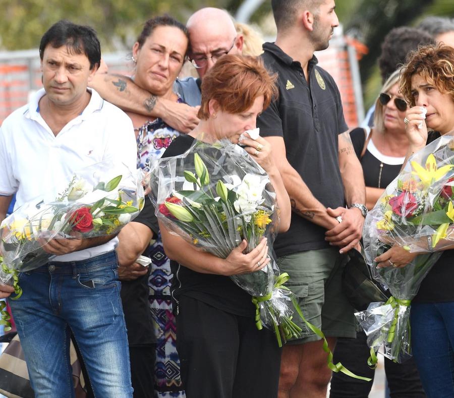 Génova recuerda a las víctimas del puente Morandi a un mes de la tragedia (semisquare-x3)