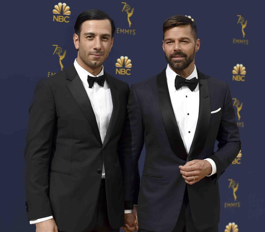 Ricky Martin llegó acompañado de su esposo Jwan Yosef a los premios Emmy. (AP) (semisquare-x3)