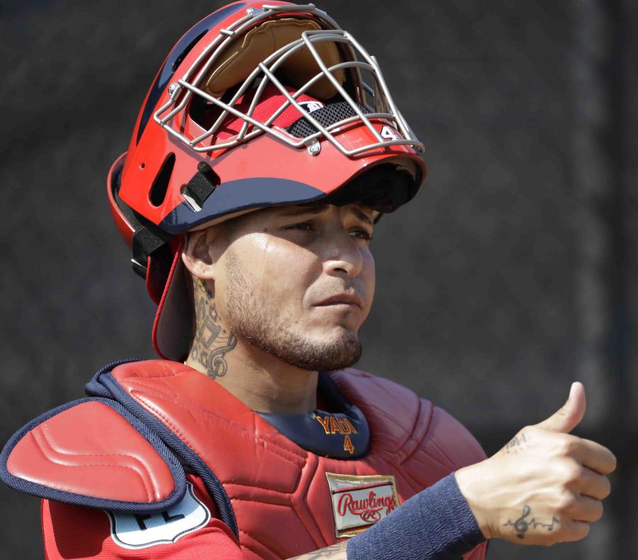 Yadier Molina ganó el premio Roberto Clemente de MLB este año. (semisquare-x3)