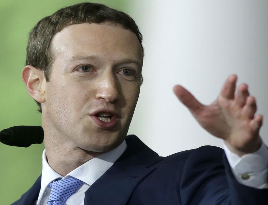Zuckerberg también defendió a la número 2 de la red social, Sheryl Sandberg. (semisquare-x3)