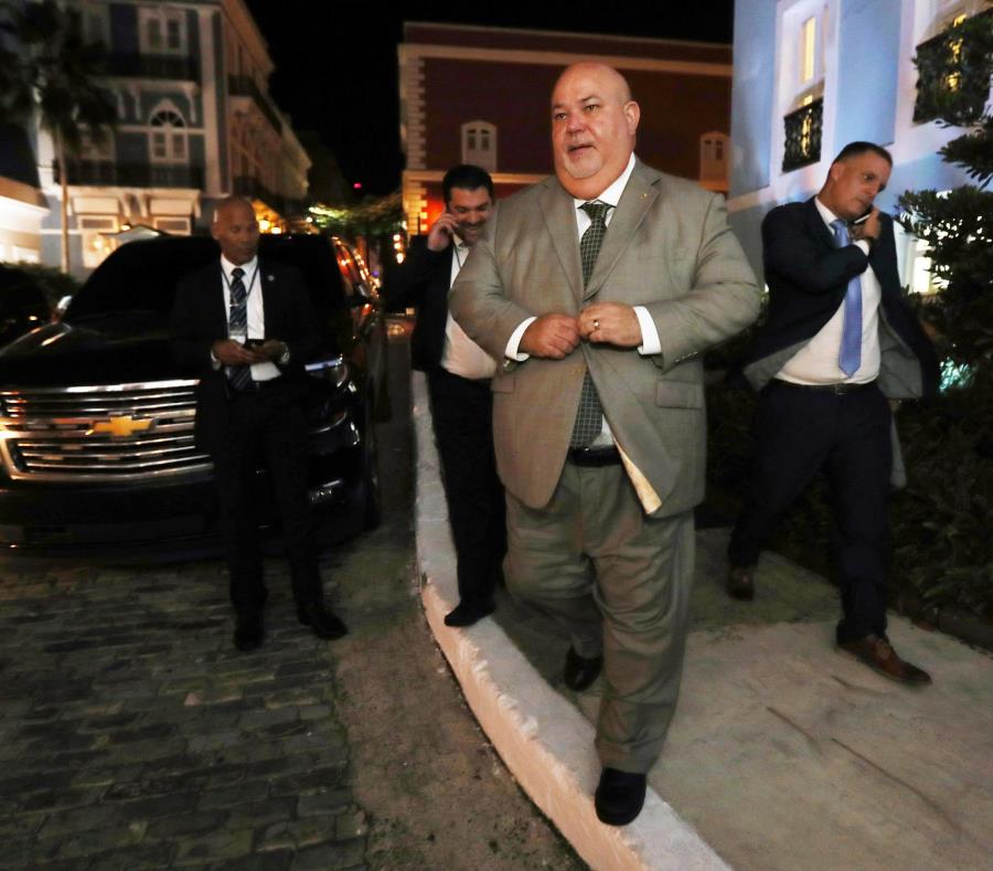 Los presidentes legislativos, Carlos “Johnny” Méndez (arriba) y Thomas Rivera Schatz, tuvieron una reunión anoche con el gobernador en La Fortaleza. (semisquare-x3)