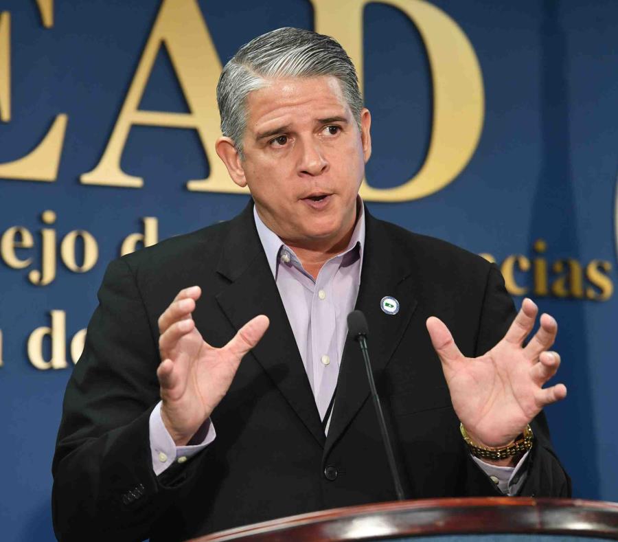 El director del Negociado de Manejo de Emergencias y Administración de Desastres (NMEAD), Carlos Acevedo, exhortó a la ciudadanía a revisar sus planes familiares de emergencia. (GFR Media) (semisquare-x3)