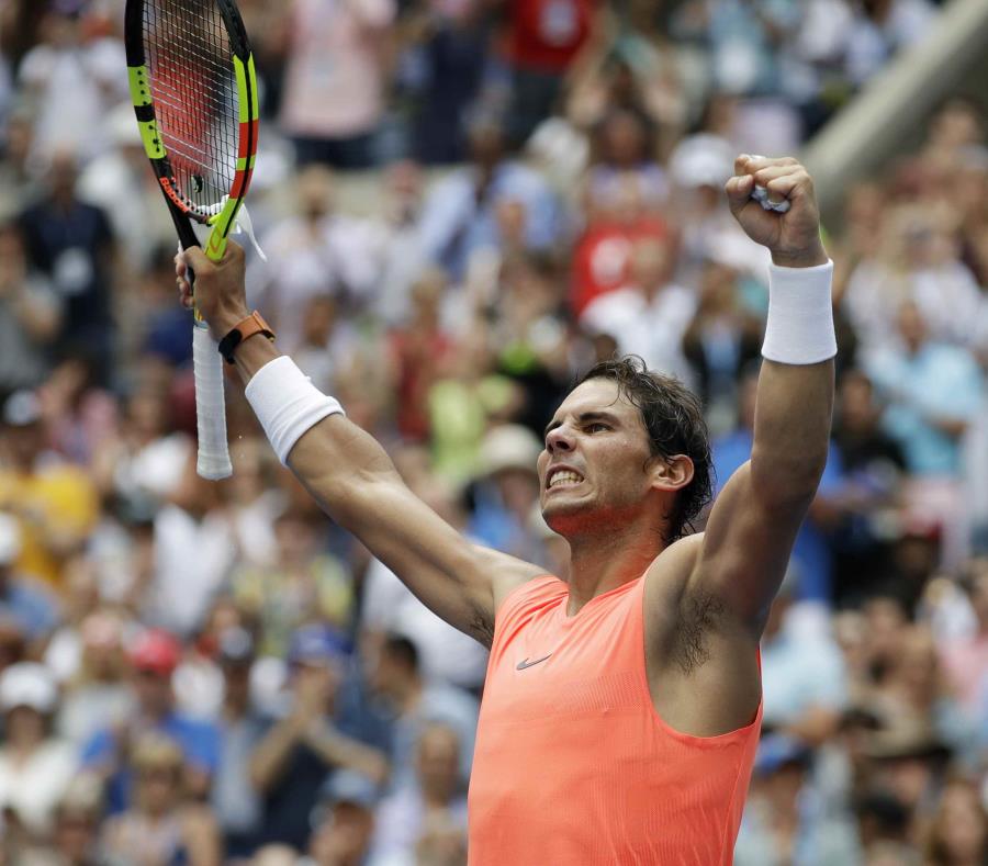 El español Rafael Nadal reacciona luego de derrotar a Nikoloz Basilashvili, de Georgia, durante la cuarta ronda del U.S. Open., celebrado en Nueva York. (semisquare-x3)