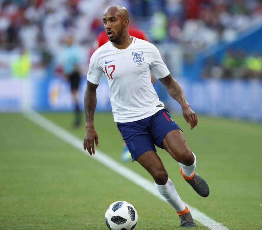 Fabian Delph probablemente se perderá el partido de Inglaterra contra Colombia en los octavos de final por el nacimiento de su tercer hijo. (AP) (semisquare-x3)