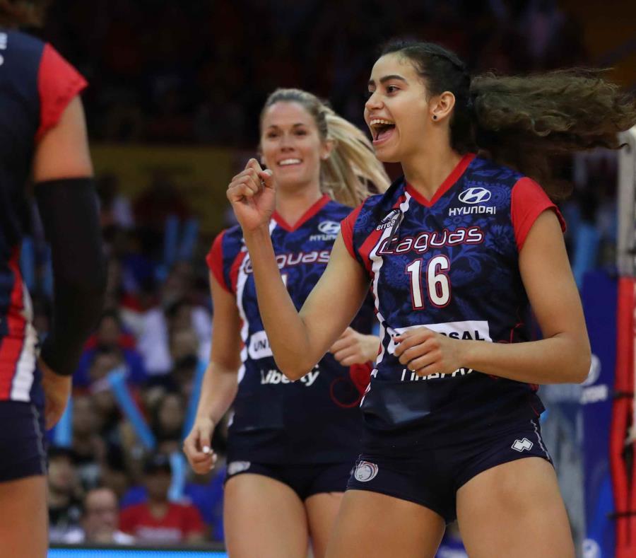 Ana Sofía Jusino (der.) es una de las centrales que forma parte de la Selección que jugará en la Copa Challenger en Canadá. (semisquare-x3)