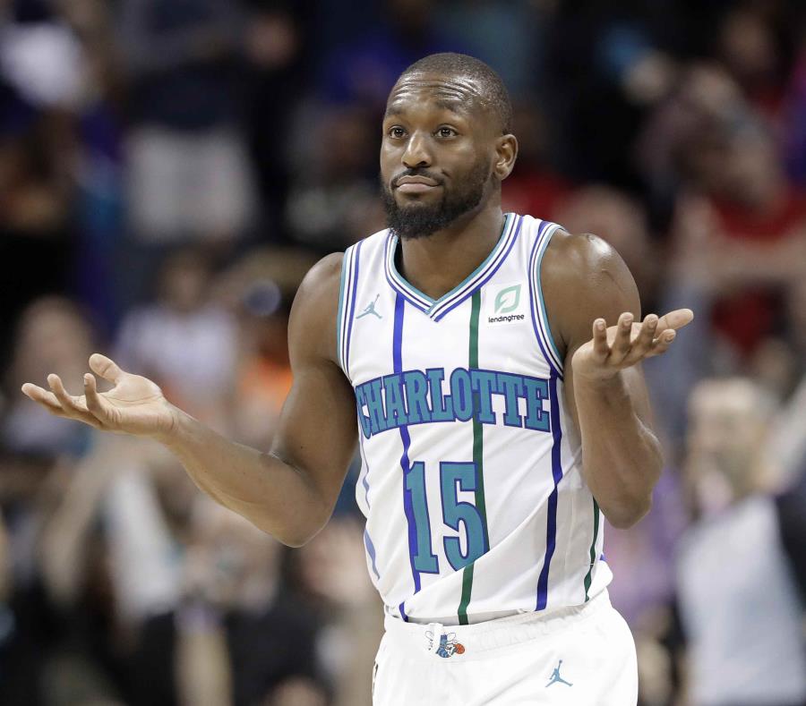 Kemba Walker reacciona al estilo de Michael Jordan en su noche de 60 puntos. (AP) (semisquare-x3)