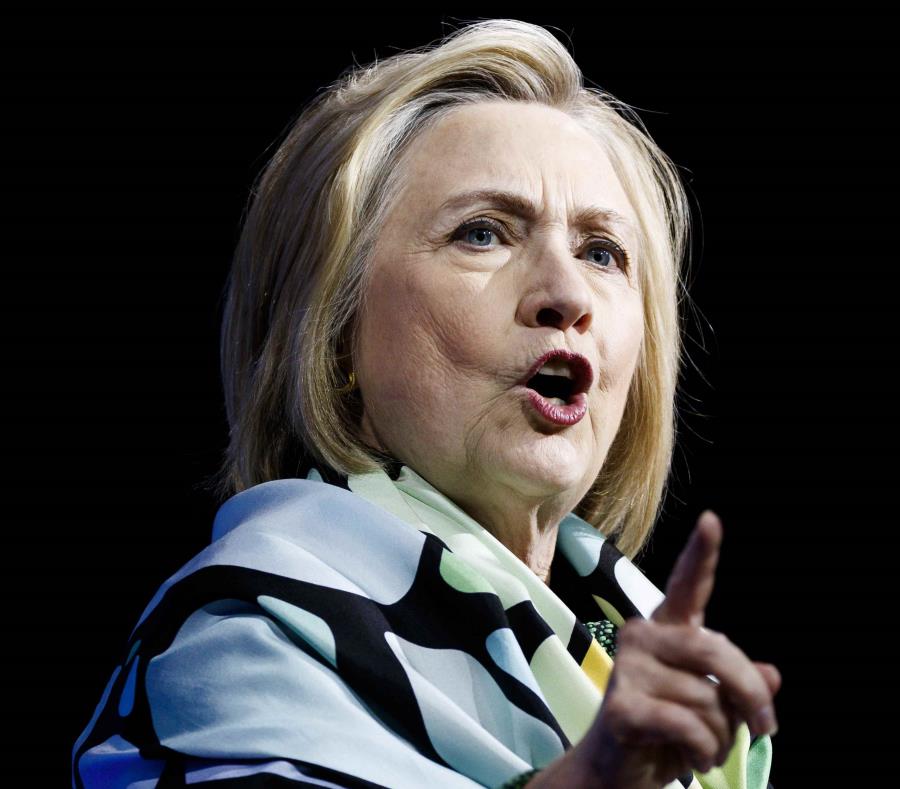 La exsecretaria de Estado de Estados Unidos, Hillary Clinton, habla hoy durante la pasada Convención Demócrata. (EFE) (semisquare-x3)