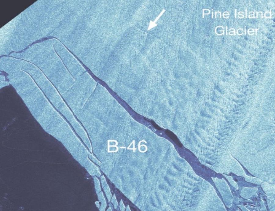 Un enorme iceberg de 182 millas se desprendió de la Antártida (semisquare-x3)