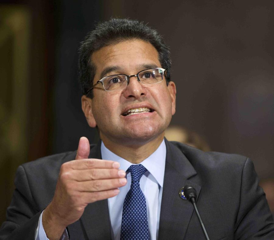 pierluisi (semisquare-x3)