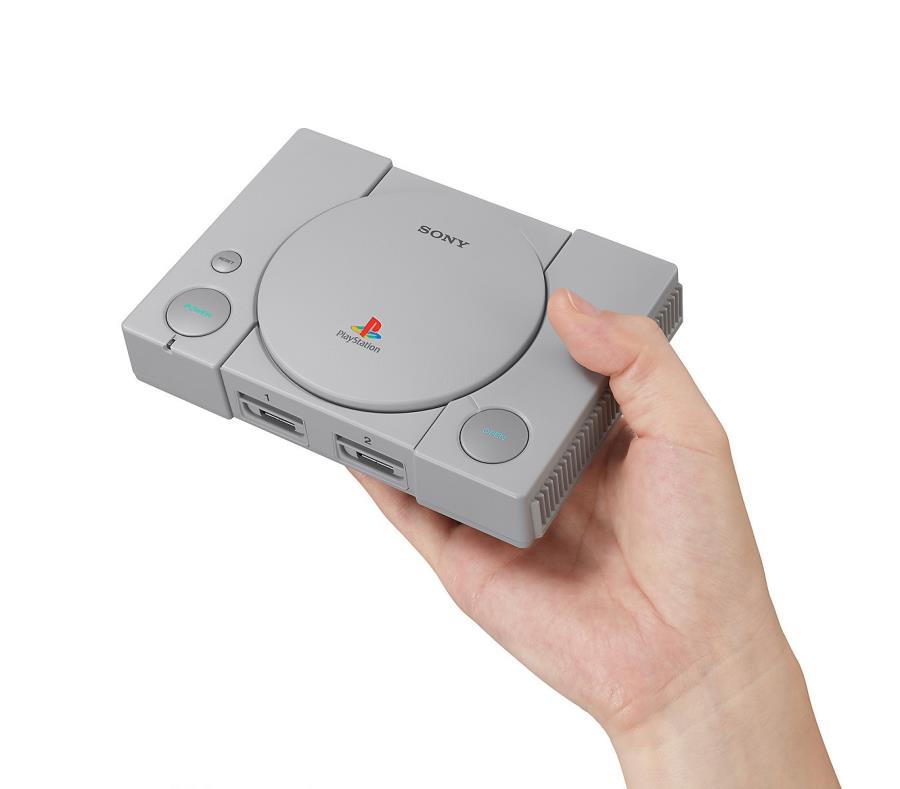 La consola PlayStation Classic es 45% más pequeña que la original y pesa solo 2.5 onzas. (Sony Interactive Entertainment) (semisquare-x3)