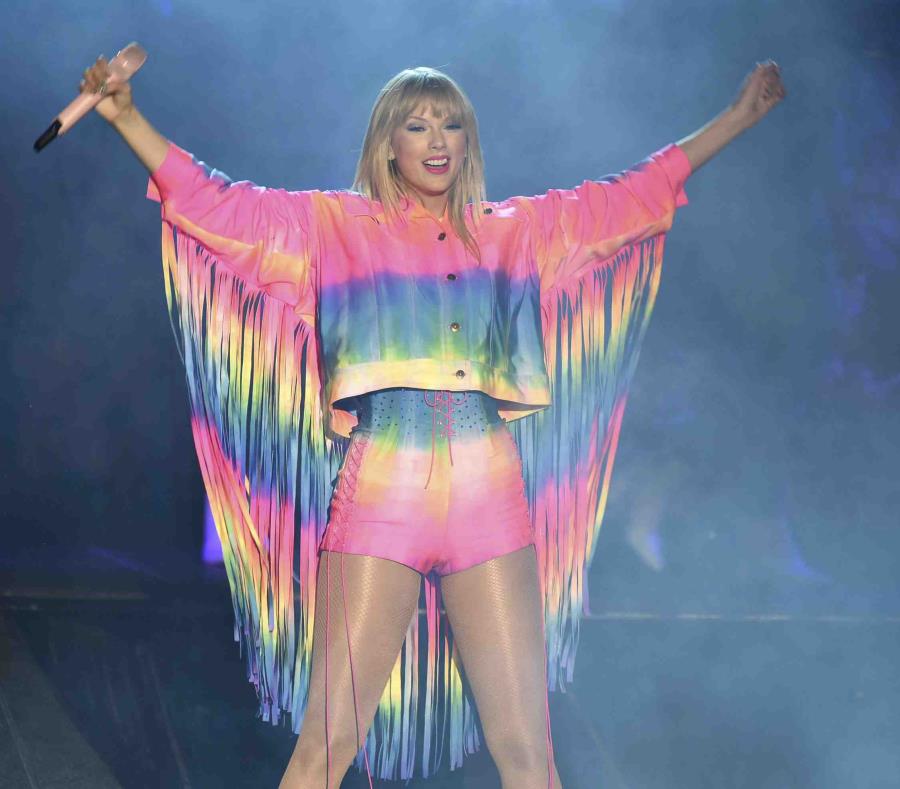 Taylor Swift actúa en Wango tango en el parque deportivo Dignity Health en Carson California el 1 de junio de 2019