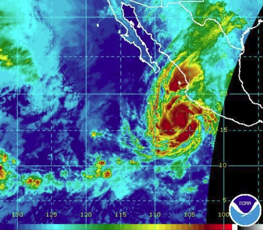 Imagen de satélite del fenómeno atmosférico. (NOAA) (semisquare-x3)