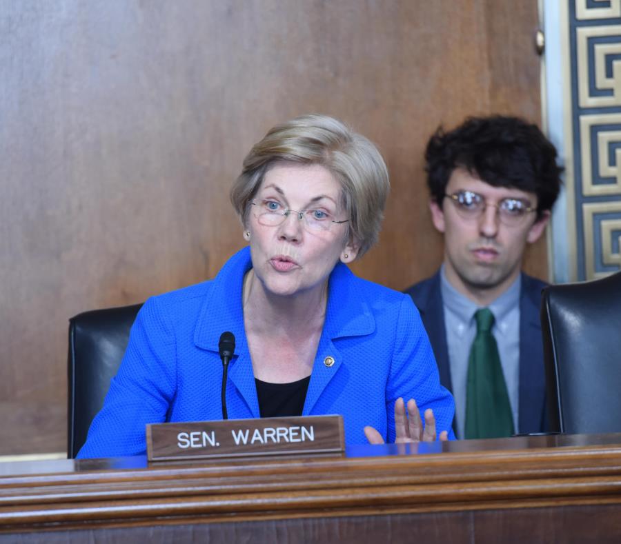 Elizabeth Warren indicó que los acreedores tendrían seis meses después de aprobada la legislación para ir, por ejemplo, al Tribunal Federal en San Juan a demostrar que su deuda está asegurada mediante gravamen, y no debe ser tachada. (AP) (semisquare-x3)